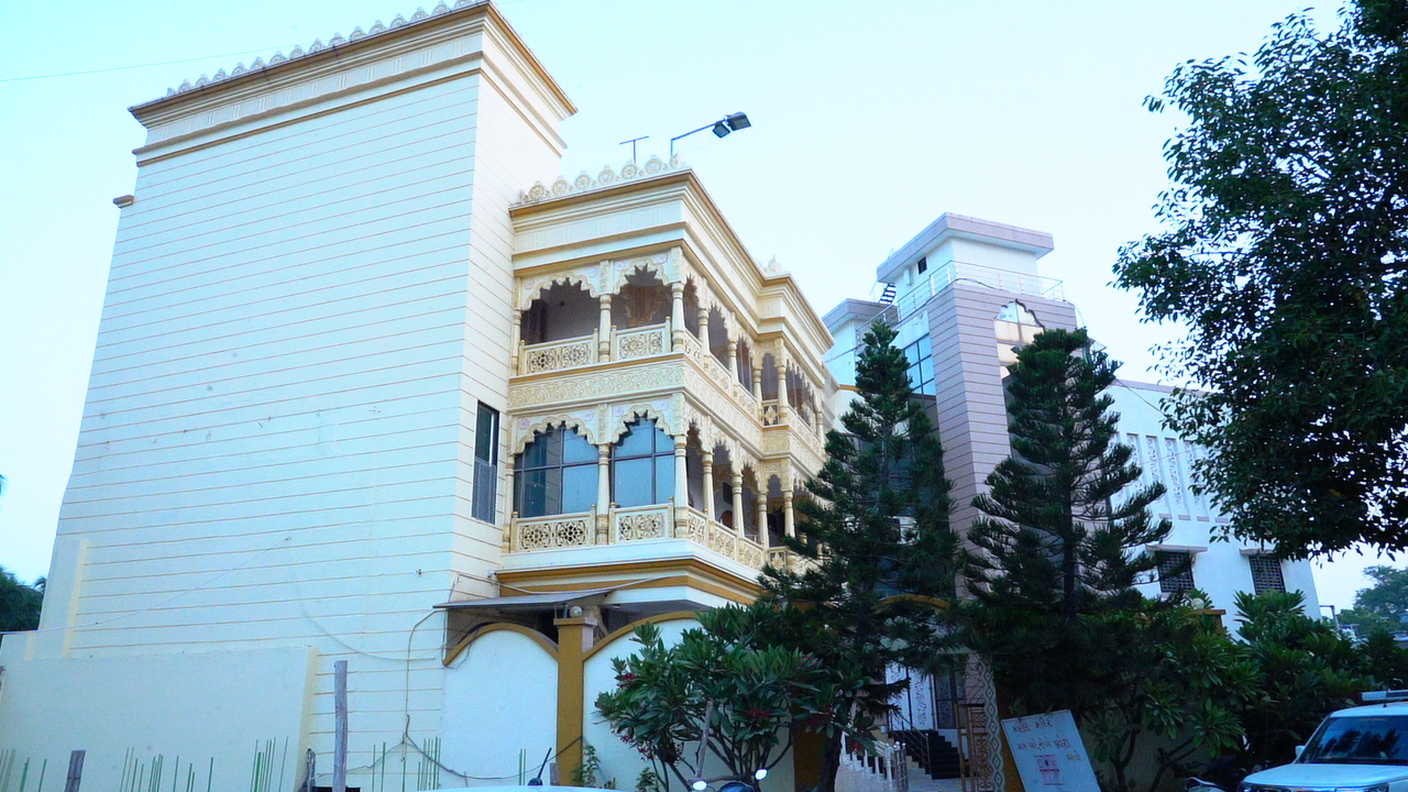 મહિલા મંદિર